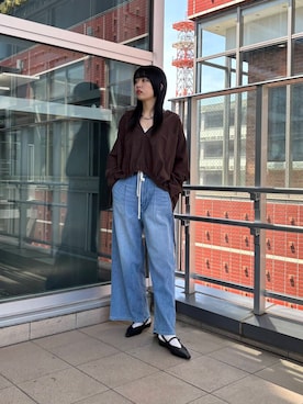 「URBAN RESEARCH（アーバンリサーチ）のラミーレーヨンギャザーヘムシャツ（シャツ/ブラウス、ブラウン系）」を使った、ふくさん（レディース・161cm）の春コーディネート