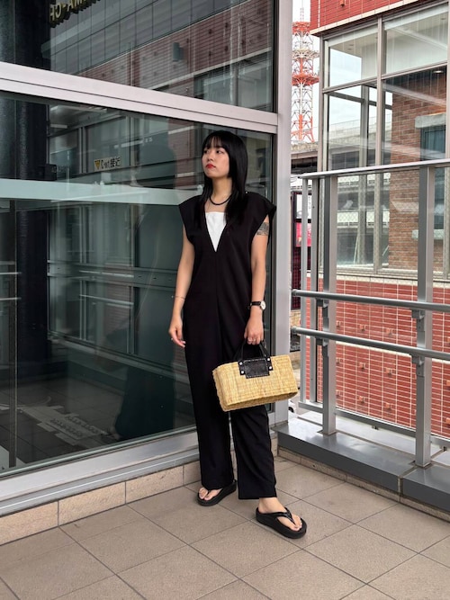 セール】『2サイズ展開』リネンライク深Vネックオールインワン