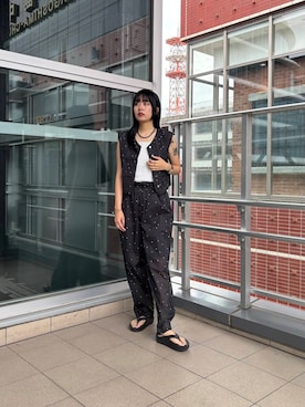 「OOFOS（ウーフォス）のOOFOS　Oomega（サンダル、ブラック系）」を使った、ふくさん（レディース・161cm）の春コーディネート