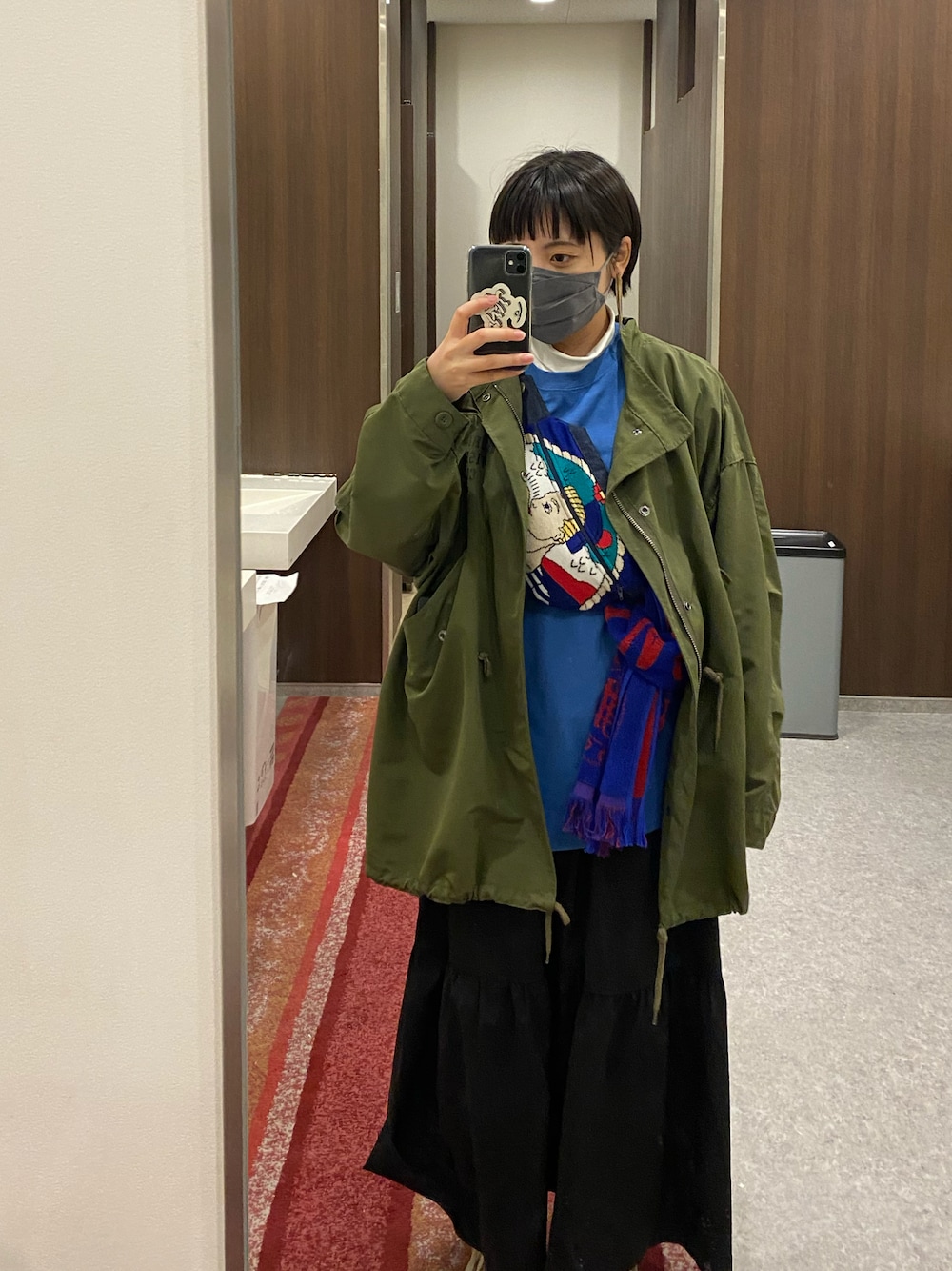 「今日のコーデ、ライブ」｜「KingGnuのアイテム（Tシャツ/カットソー、ブルー系）」を使った、ごとうさん（レディース・159cm）の秋コーディネートの1枚目の写真
