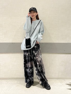 「アイテム（スマホグッズ）」を使った、えりーさん（レディース・165cm）の秋コーディネート