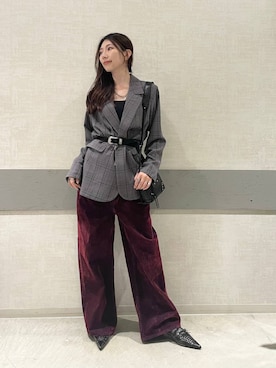 「アイテム（デニムパンツ、レッド系）」を使った、えりーさん（レディース・165cm）の秋コーディネート