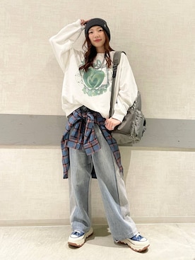 「JEANASIS（ジーナシス）のアソートチェックシャツLS/157636（シャツ/ブラウス、ブルー系）」を使った、えりーさん（レディース・160cm）の春コーディネート