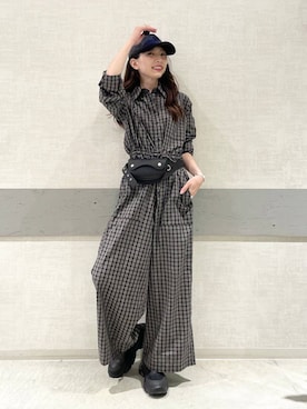「アイテム（つなぎ/オールインワン）」を使った、えりーさん（レディース・165cm・30代）の秋コーディネート