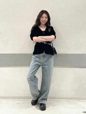 「JEANASIS（ジーナシス）のデニムワイドストレートパンツ/1043298（デニムパンツ、ブラック系）」を使った、えりーさん（レディース・160cm）の夏コーディネート