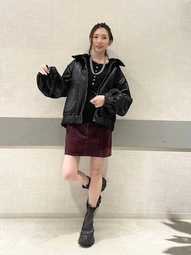 「アイテム（デニムスカート、レッド系）」を使った、えりーさん（レディース・165cm）の冬コーディネート