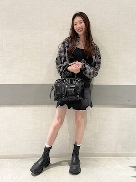 「アイテム（デニムスカート）」を使った、えりーさん（レディース・165cm・20代）の秋コーディネート