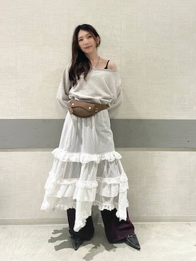 「アイテム（デニムパンツ、レッド系）」を使った、えりーさん（レディース・165cm）の秋コーディネート