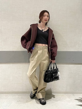 「アイテム（スマホグッズ）」を使った、えりーさん（レディース・165cm）の秋コーディネート