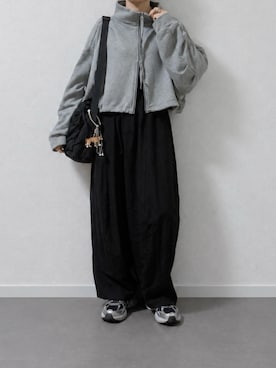 「for/c（フォーシー）の[低身長/高身長向けサイズ有]撥水コクーンパンツ【サスティナブル】（その他パンツ、ブラック系）」を使った、マルシオさん（レディース・151cm）の秋コーディネート