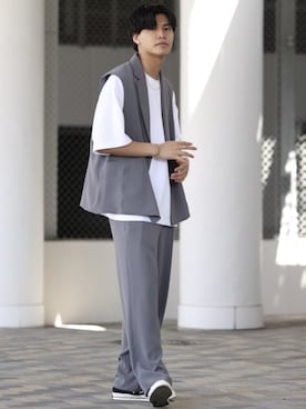 「re_k by JUNRED（レクバイジュンレッド）のアイテム（スラックス）」を使った、takumaさん（メンズ・185cm）の春コーディネート