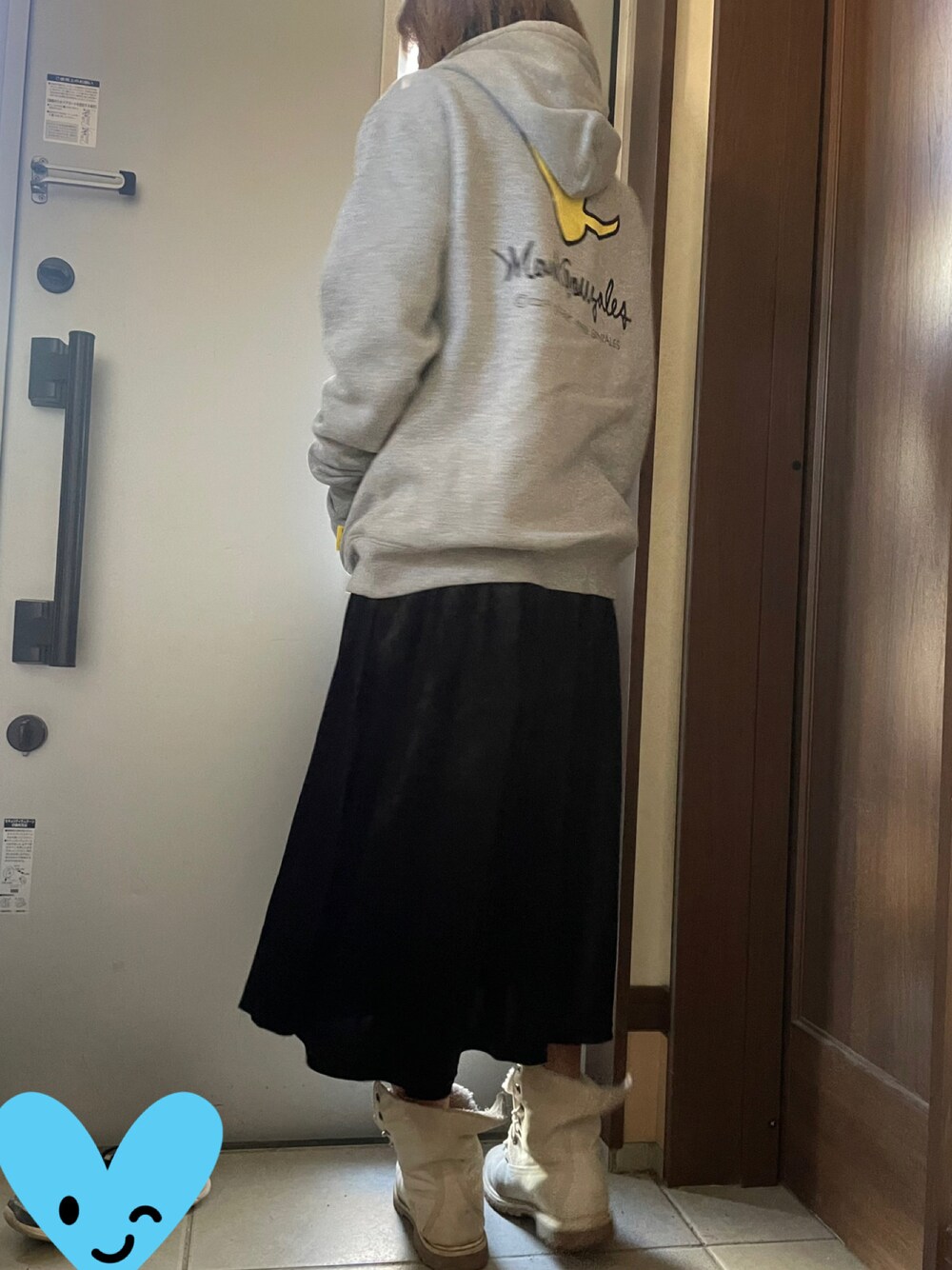 「大人カジュアル、ストリート、スケボースタイル、ママコーデ、息子服」｜「Mark Gonzalesの【 Mark Gonzales ／ マークゴンザレス 】 ロゴ アイコン プリント 裏起毛 スウェット フーディー（パーカー、グレー系）」を使った、acofunkyさん（レディース・156cm）の冬コーディネートの1枚目の写真