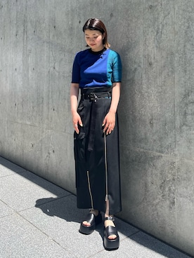 スカートを使った「バイカラーニット」の人気ファッション