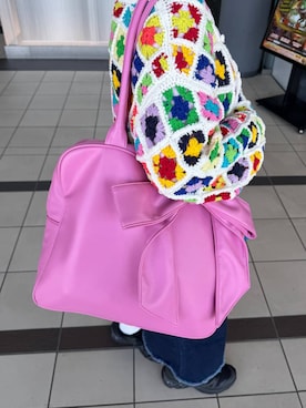 「LOWRYS FARM（ローリーズファーム）の【サトムラプロデュース】でかリボンボストンBAG　570778（ボストンバッグ、ピンク系）」を使った、kureha さん（レディース・158cm）の春コーディネート
