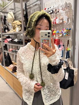 「LOWRYS FARM（ローリーズファーム）のレースＺＩＰフードＬＳ　 1063346（Tシャツ/カットソー、ホワイト系）」を使った、kureha さん（レディース・158cm）の秋コーディネート