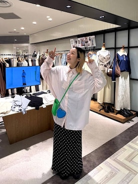 「LOWRYS FARM（ローリーズファーム）のストレッチサテンスカート　 290120（スカート、ブラック系）」を使った、kureha さん（レディース・158cm）の春コーディネート