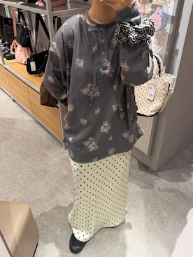 「アイテム（シュシュ）」を使った、kureha さん（レディース・158cm）の秋コーディネート