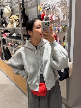 「LOWRYS FARM（ローリーズファーム）のＺＩＰショートフーディ　588894（パーカー、グレー系）」を使った、kureha さん（レディース・158cm）の秋コーディネート