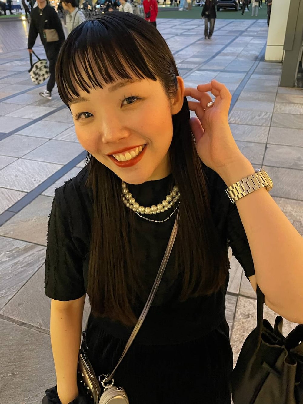「個性派、ヴィンテージ、カジュアル、春コーデ、着痩せ、差し色コーデ、高見え、ラフ、ミリタリー、LOWRYS FARM、着痩せ・細見え」｜「Me%の【ストラップシート付き】ハートポーチハンドルストラップ 211941（スマホグッズ、シルバー系）」を使った、kureha さん（レディース・158cm）の春コーディネートの1枚目の写真
