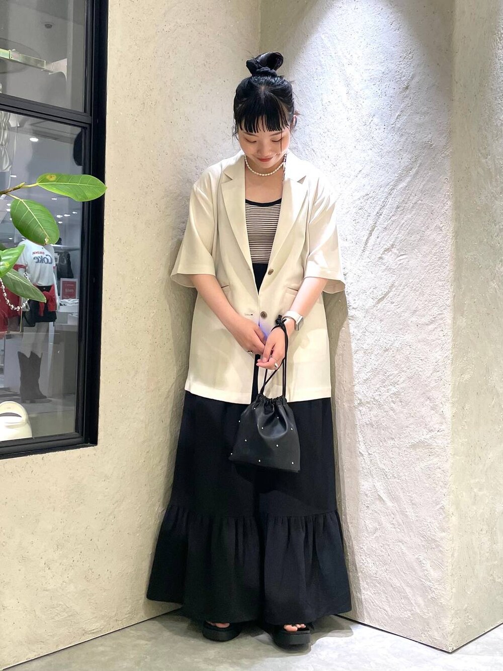 「個性派、ヴィンテージ、カジュアル、春コーデ、着痩せ、差し色コーデ、高見え、ラフ、ミリタリー、LOWRYS FARM、着痩せ・細見え、ジャケット、スカート、ワンピース、ローリーズスタイル_LOWRYS FARM」｜「LOWRYS FARMのカンドウフィットフリル　105198（サンダル、ブラック系）」を使った、kureha さん（レディース・158cm）の夏コーディネートの1枚目の写真