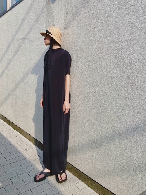 「OOFOS(ウーフォス)のOOFOS/ウーフォス OOriginal リカバリーサンダル メンズ レディース ユニセックス(サンダル)」を使った、Kanocoさん(レディース・170cm)の夏コーディネート