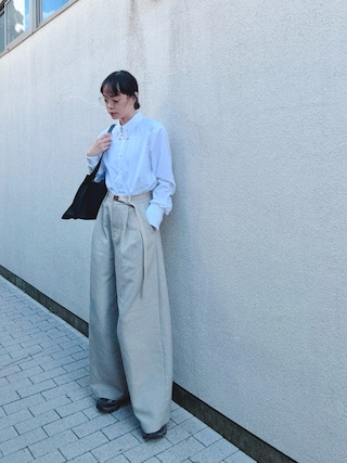 「ETRE TOKYO(エトレトウキョウ)のベルテッドハイウエストタックパンツ(その他パンツ)」を使った、Kanocoさん(レディース・170cm)の秋コーディネート