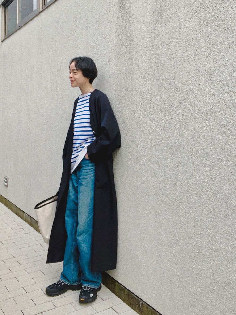 「春、ボーダー、ボーダートップス、ボーダー×デニム、フレアパンツ、フレアデニム、カジュアル、シンプル、シンプルコーデ、ナチュラル、Cacco、春服コーデ、ママコーデ」｜「IENAのupper hights/アッパーハイツ 別注 THE TAYLOR ワイドフレアデニム（デニムパンツ、ブルー系）」を使った、Kanocoさん（レディース・170cm）の春コーディネートの1枚目の写真