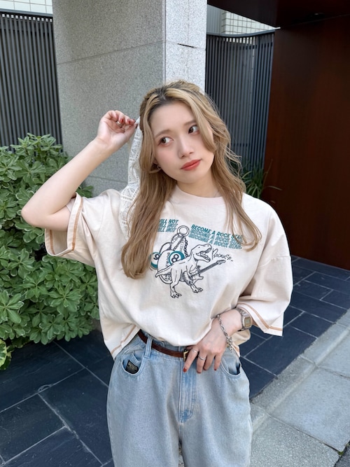 伝説のロックスターになりたい恐竜刺しゅうBIG TEE（Tシャツ