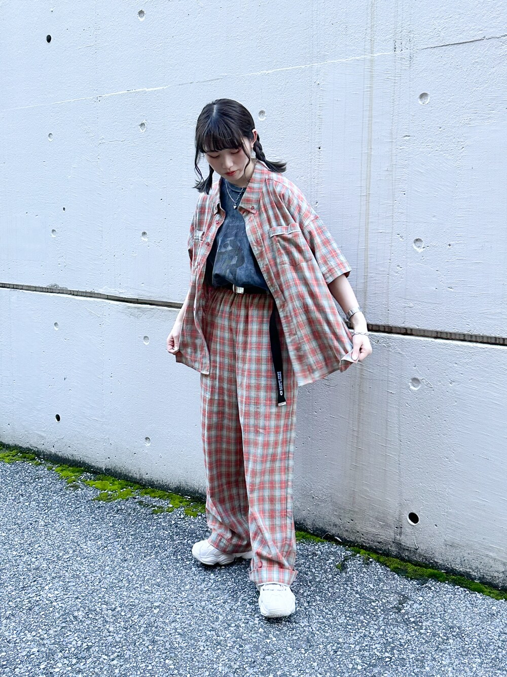 「ダブルネーム、DOUBLE NAME、古着MIX、セットアップ」｜「FILAのアイテム（シューズ、ホワイト系）」を使った、Tamaさん（骨格ストレート・レディース・156cm）の夏コーディネートの1枚目の写真