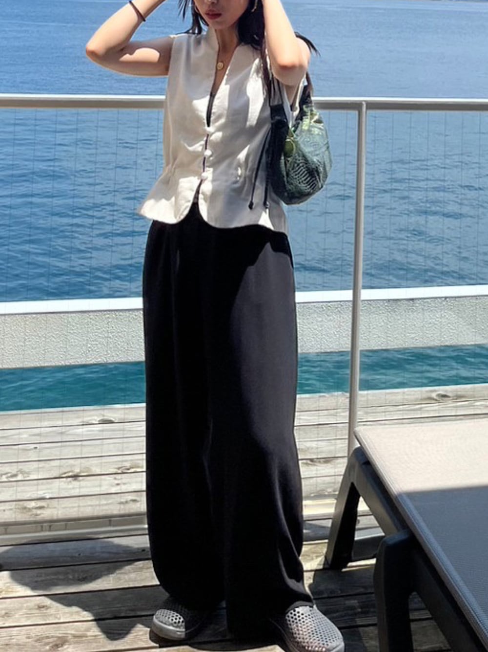 「usedのアイテム（ベスト、ホワイト系）」を使った、サボテンさん（レディース・156cm）の秋コーディネートの1枚目の写真