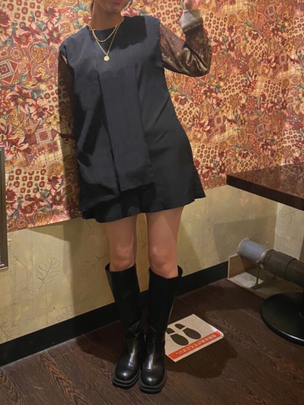 「秋先取りコーデ、秋のコーデ、ロングブーツ、ロングブーツコーデ、ootd、おしゃれさんと繋がりたい、シアートップス、オールインワン、パンツドレス」｜「LAGUNAMOONのアイテム（パンツドレス、ブラック系）」を使った、サボテンさん（レディース・156cm）の秋コーディネートの1枚目の写真