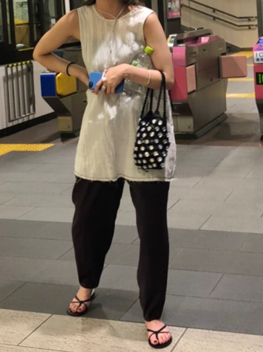 「usedのアイテム（スラックス、パープル系）」を使った、サボテンさん（レディース・156cm）の夏コーディネートの1枚目の写真