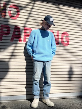 「advisoryboardcrystalsのアイテム（ニット/セーター、ブルー系）」を使った、佐藤友則さん（メンズ・165cm）の秋コーディネート