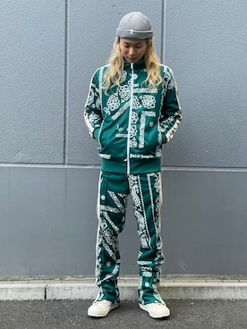 「Palm Angels（パームエンジェルス）のアイテム（ジャケット/アウター、グリーン系）」を使った、佐藤友則さん（メンズ・165cm）の冬コーディネート