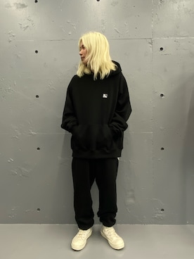 「WHITELAND（ホワイトランド）のアイテム（スウェットパンツ）」を使った、佐藤友則さん（メンズ・165cm）の春コーディネート