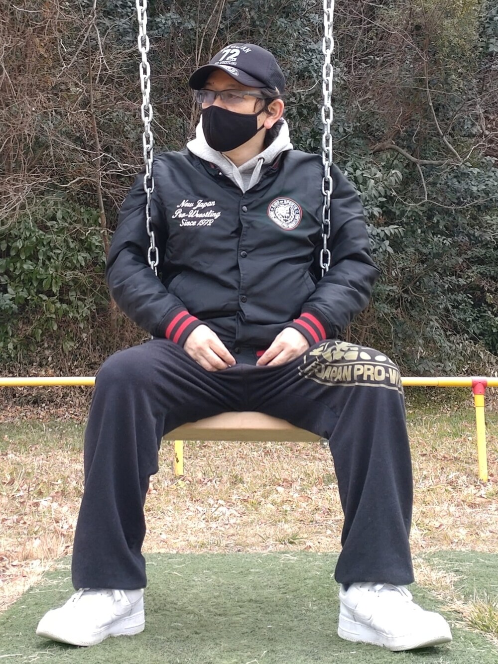 「おしゃれさんと繋がりたい、しまむら、プチプラ、プチプラコーデ、新日本プロレス、新日本プロレスライオンマーク、ナイキ、ナイキエアフォースワン、NIKE AIR FORCE、NIKE、いいね、save、フォローお願いします🤑、シンプル、休日スタイル、ストリートコーデ、スウェット」｜「しまむらのアイテム（キャップ、ブラック系）」を使った、bbkbaseさん（メンズ・172cm）の冬コーディネートの1枚目の写真
