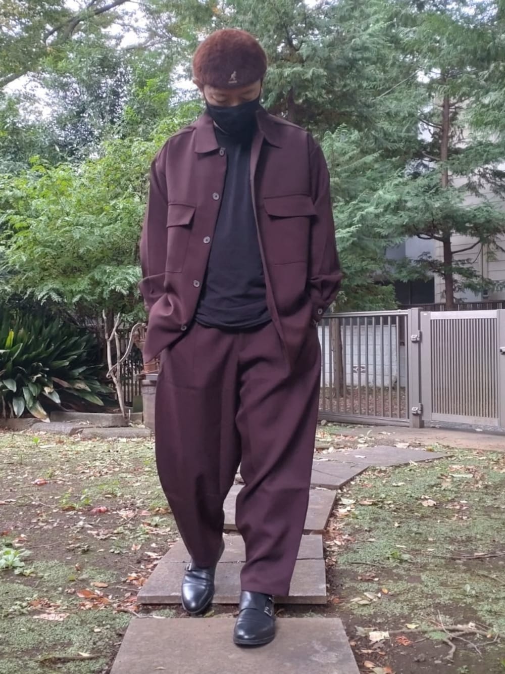 「GU、GUコーデ、プチプラ、プチプラコーデ、モンクストラップシューズ、リアルレザー、秋のコーデ、シンプルコーデ、KANGOL、ヒートテックコットンクルーネックT、ヒートテック、セットアップ、おしゃれさんと繋がりたい、バルーンパンツ、大人コーデ」｜「GUのアイテム（スラックス、ブラウン系）」を使った、bbkbaseさん（メンズ・172cm）の秋コーディネートの1枚目の写真