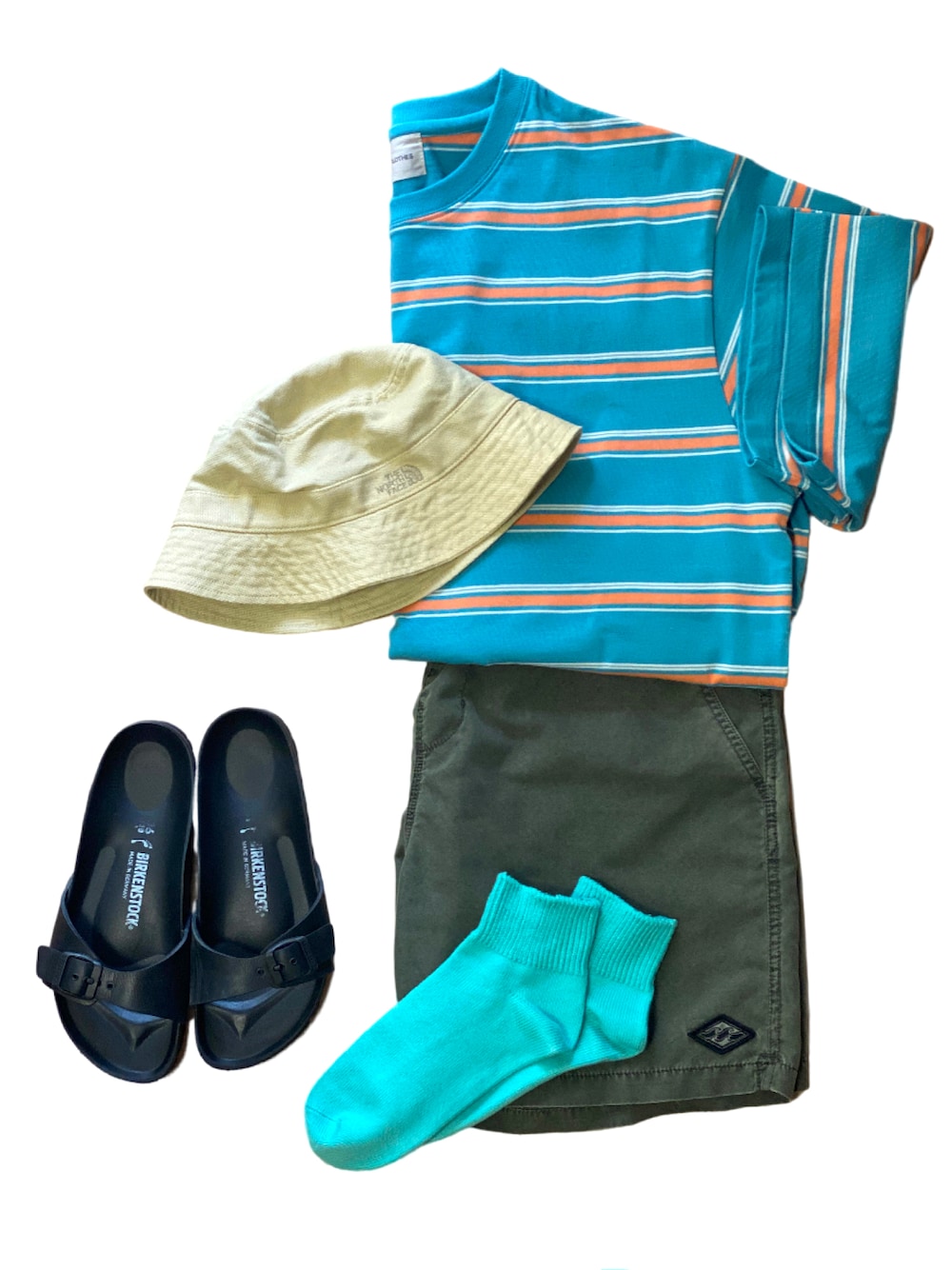 「THE NORTH FACE、birkenstock、tabio」｜「EMMA CLOTHESのビッグシルエット マルチボーダーショートスリーブTシャツ EMMA CLOTHES 2023SS（Tシャツ/カットソー、ブルー系）」を使った、No.5さん（メンズ・156cm）の夏コーディネートの1枚目の写真