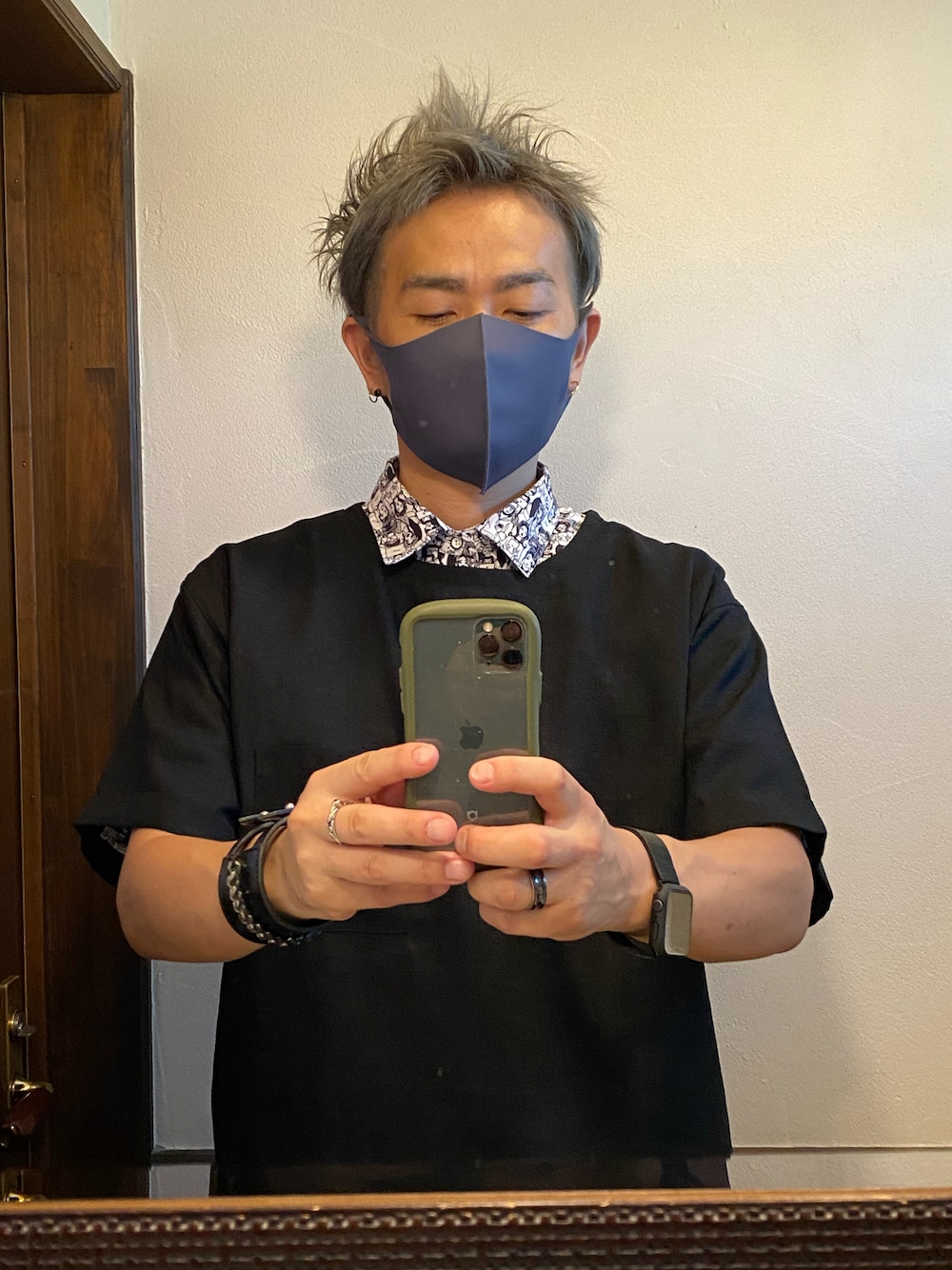 「今日のコーデ、レイヤード」｜「LOFTのアイテム（シャツ/ブラウス、ホワイト系）」を使った、平野誠さん（メンズ・174cm）の秋コーディネートの1枚目の写真