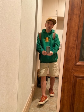 「VOLCOM（ボルコム）のアイテム（スウェット）」を使った、平野誠さん（メンズ・174cm）の秋コーディネート