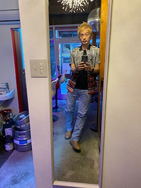 「Desigual（デシグアル）のアイテム（トップス）」を使った、平野誠さん（メンズ・174cm）の春コーディネート