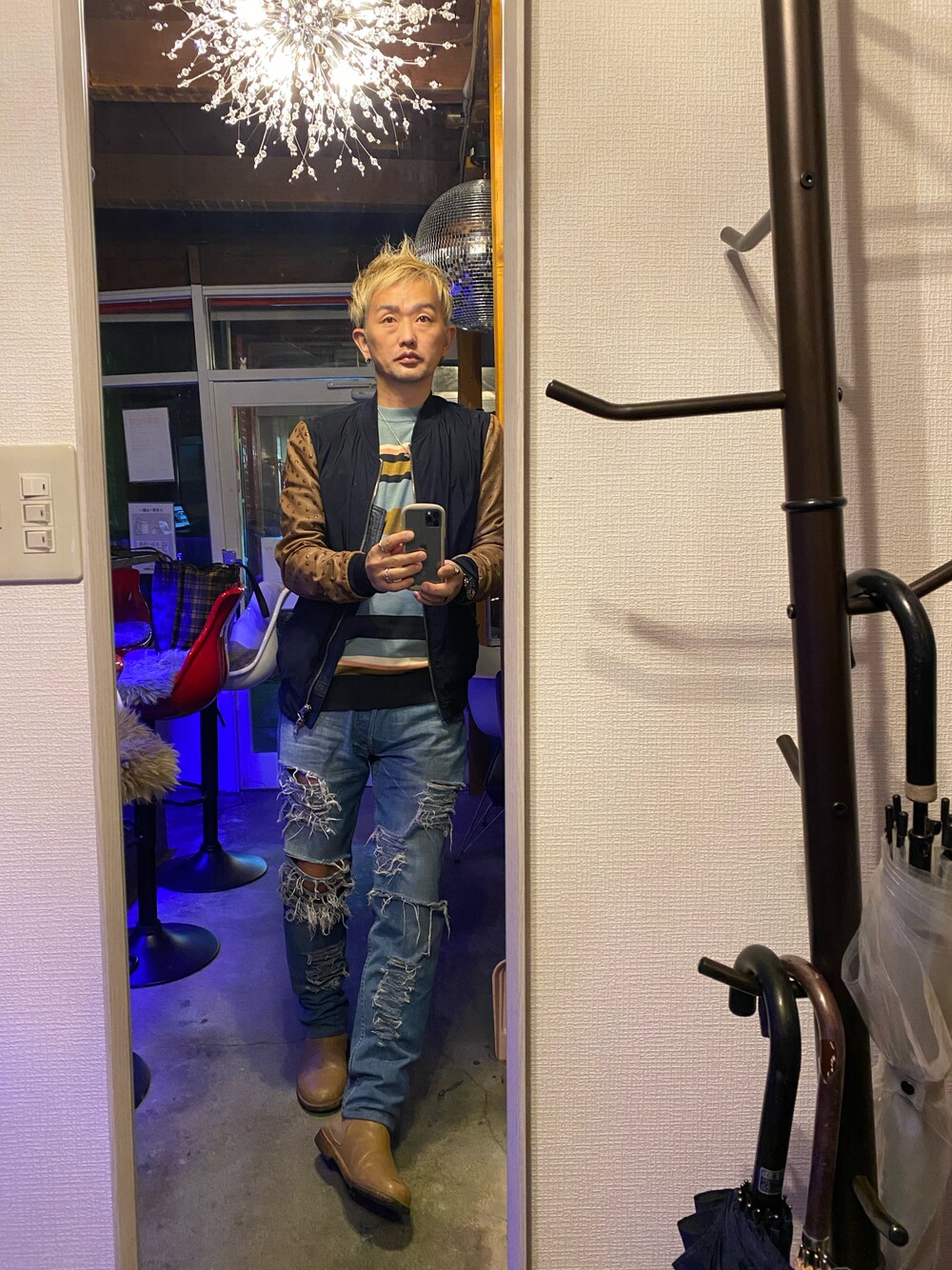 「秋、ストリートコーデ、メンズコーデ、リーバイス、お洒落さんとつながりたい、いいね、save、フォローお願いします🤑」｜「Levi'sのアイテム（デニムパンツ、ブルー系）」を使った、平野誠さん（メンズ・174cm）の秋コーディネートの1枚目の写真