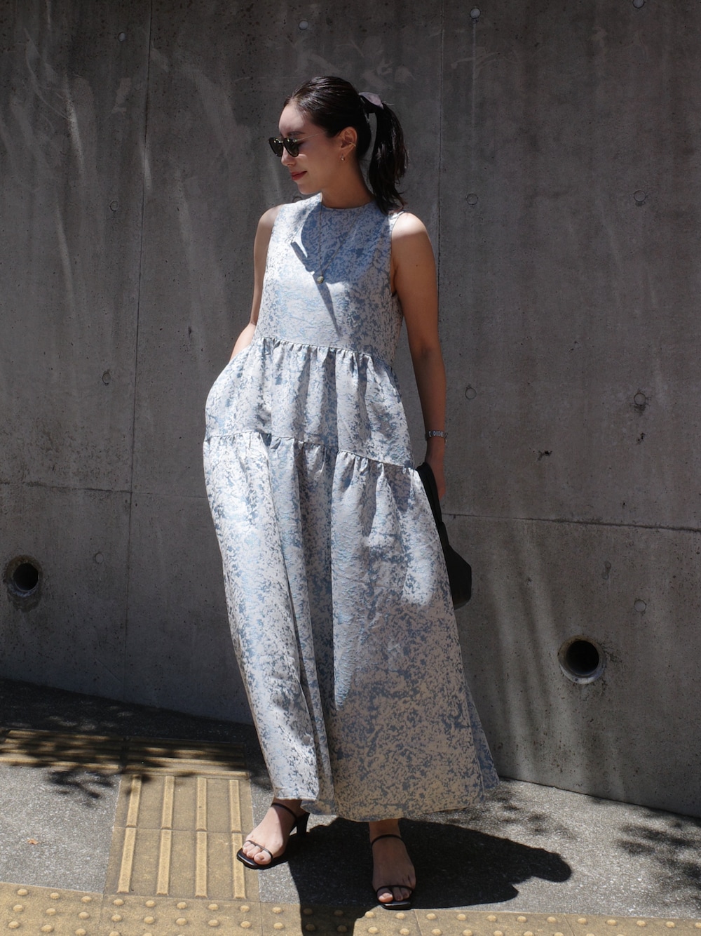 akte ノースリーブティアードワンピース