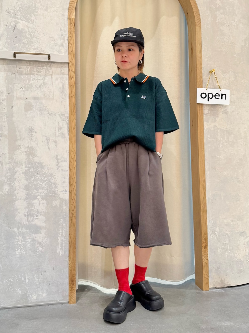 ポロシャツ（グリーン系）を使った「ショートパンツ」のレディース人気