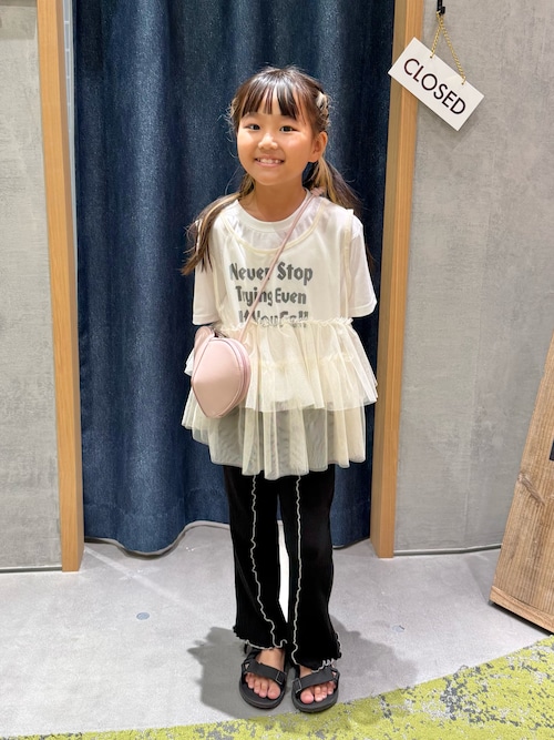 【KIDS】レイヤードチュール付きロゴトップス