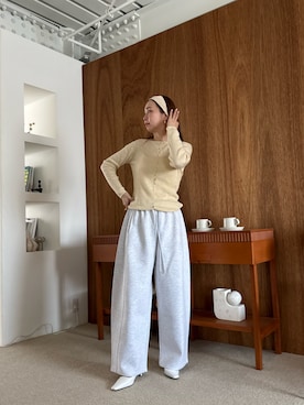 「韓国コーデ」｜「アイテム（スウェットパンツ）」を使った、amiさん（レディース・163cm）の春コーディネート