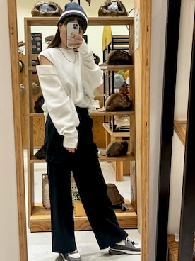「スリット」｜「アイテム（ニットキャップ/ビーニー）」を使った、rikaさん（レディース・167cm）の秋コーディネート