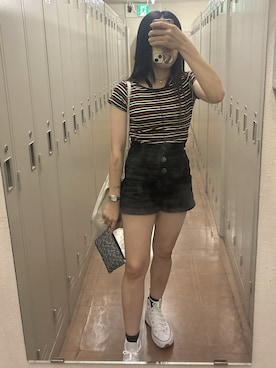 「アイテム（スニーカー）」を使った、Ami さん（レディース・144cm）の秋コーディネート