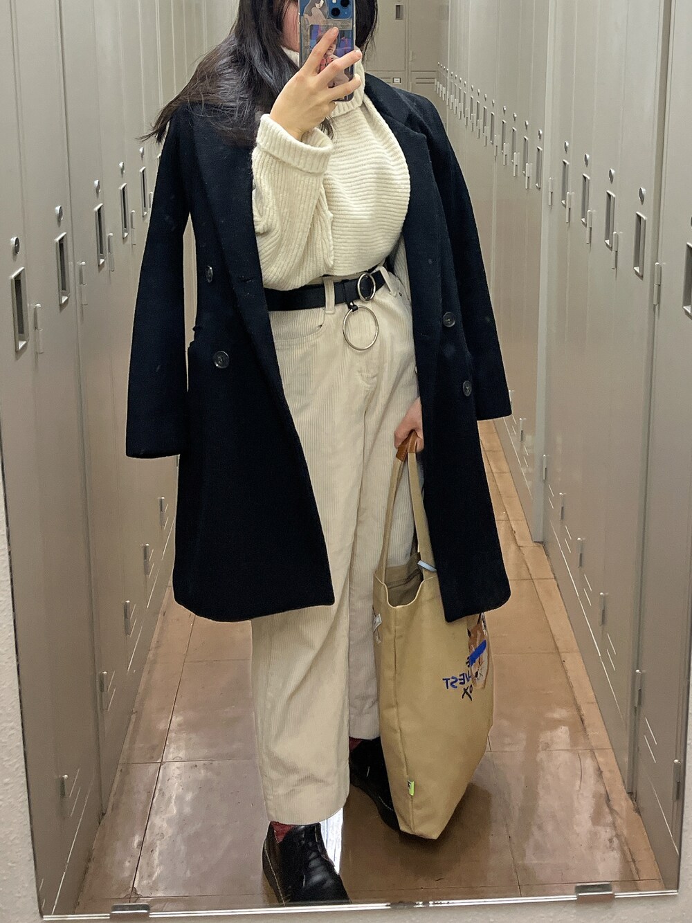 Ami さんの（Dr. Martens）を使ったコーディネートの1枚目の写真