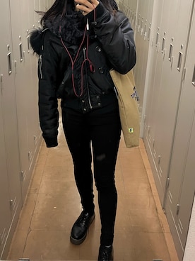 「UNIQLO（ユニクロ）のWOMEN ウルトラストレッチジーンズ（デニムパンツ）」を使った、Ami さん（レディース・144cm）の冬コーディネート